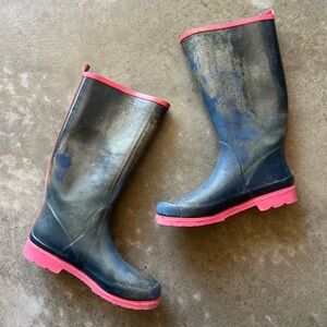 Well Worn Rain Boots. Sz 10
